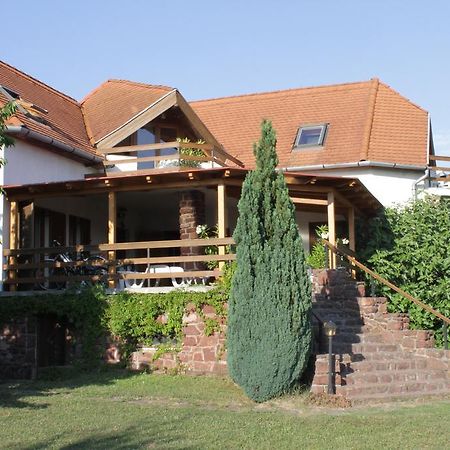 Voeroesko Apartmanhaz Revfulop Exterior photo